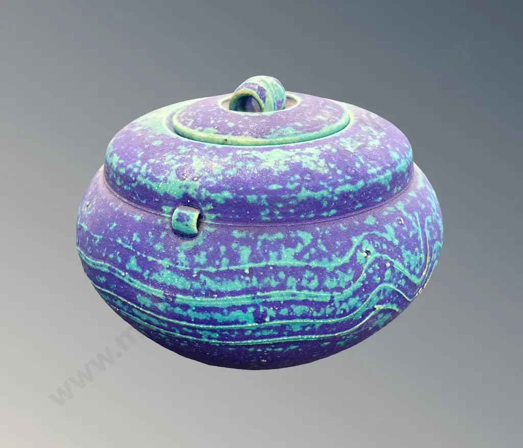 Janet Deboos, Australia - Pottery Lidded Pot, H11xDia13cm Image 1++