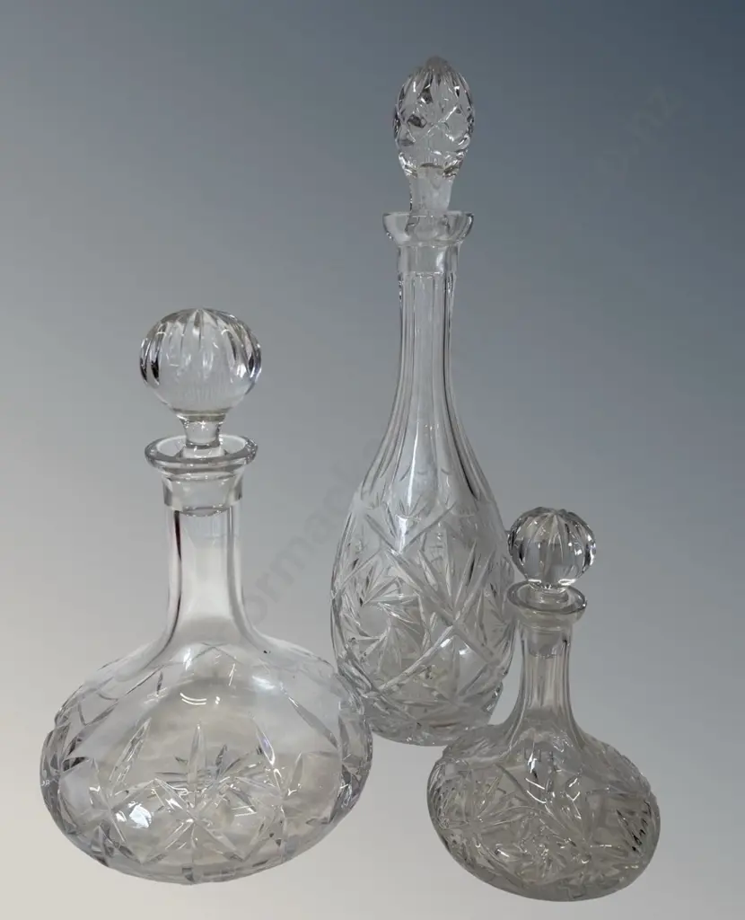 Two Ship Decanters and one other, H17-39cm Image 1++