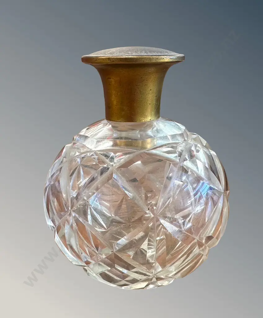 Large Cut Glass Perfume Bottle, H12.5cm Image 1++