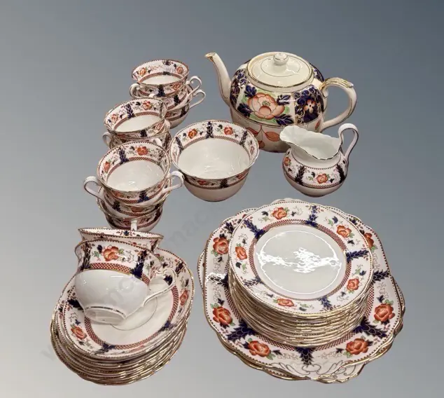Imari Style Teaset, 37 pieces Image 1++