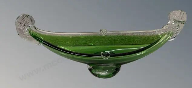 Green Art Glass Gondola Shaped Ashtray, L30cm Image 1++