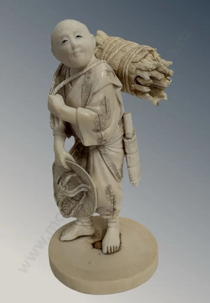 Ivory Figure  - Wood Gatherer, H11cm Image 1++