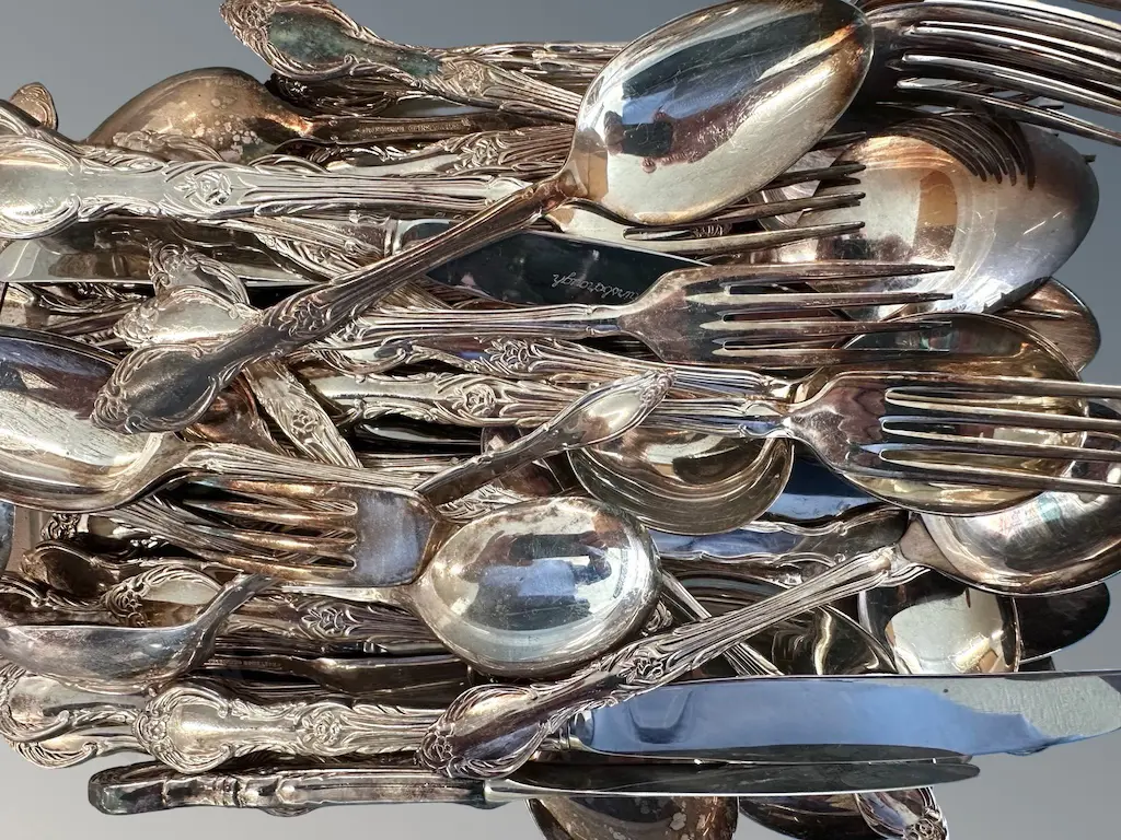Large Quantity of Gainsborough Flatware Image 1++