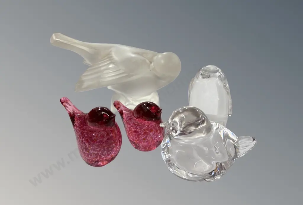 Lalique Frosted Glass Sparrow (AF Chip to wing & tail) H7cm & Collection of Art Glass Birds (4)H3.5cm to 6cm Image 1++