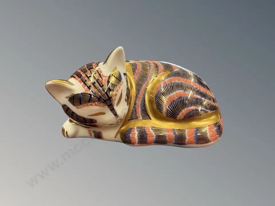 Royal Crown Derby Cat Image 1++