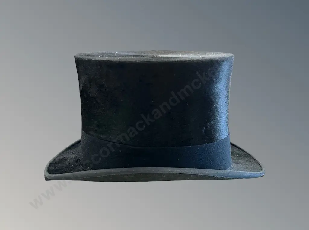 Army and Navy Coop Society London, Boxed Top Hat Image 1++
