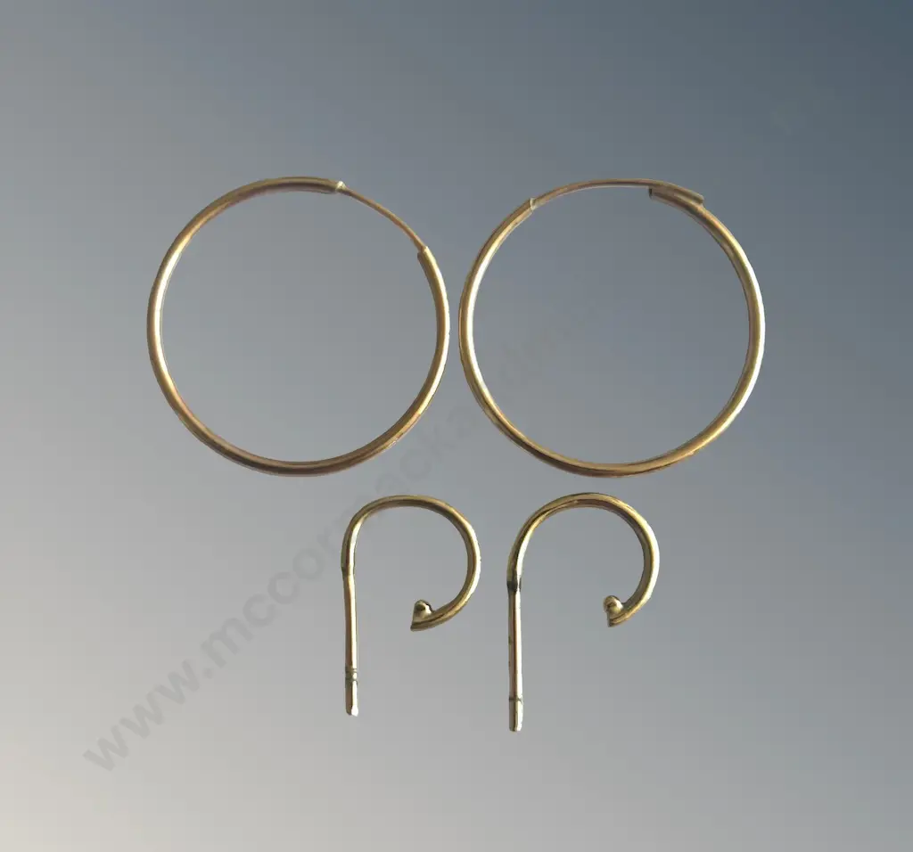 9ct Gold Hoop Earrings, and one other, TW1gms Image 1++