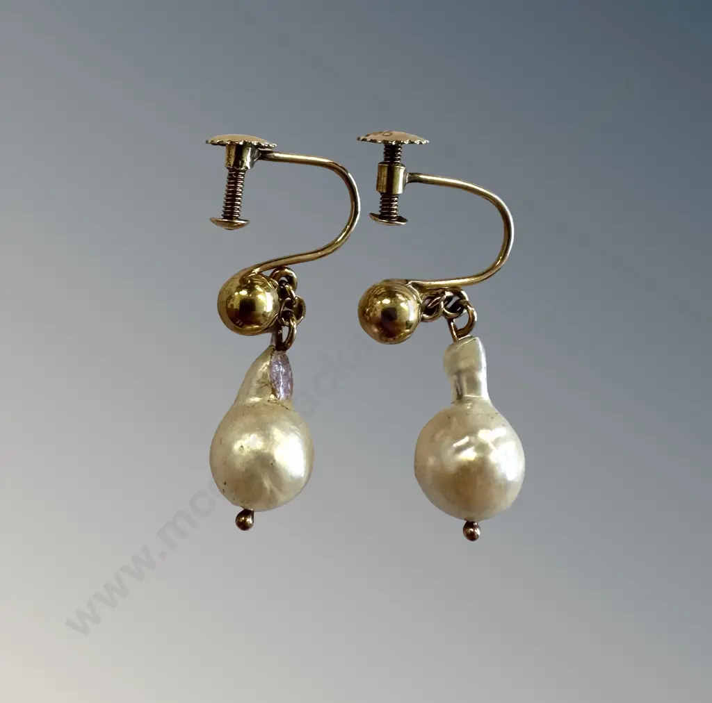 9ct Gold and Pearl Earrings, TW2.8gms Image 1++