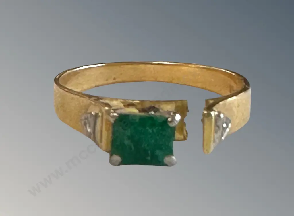 18ct Gold Emerald Ring (for repair), TW3.5gms Image 1++