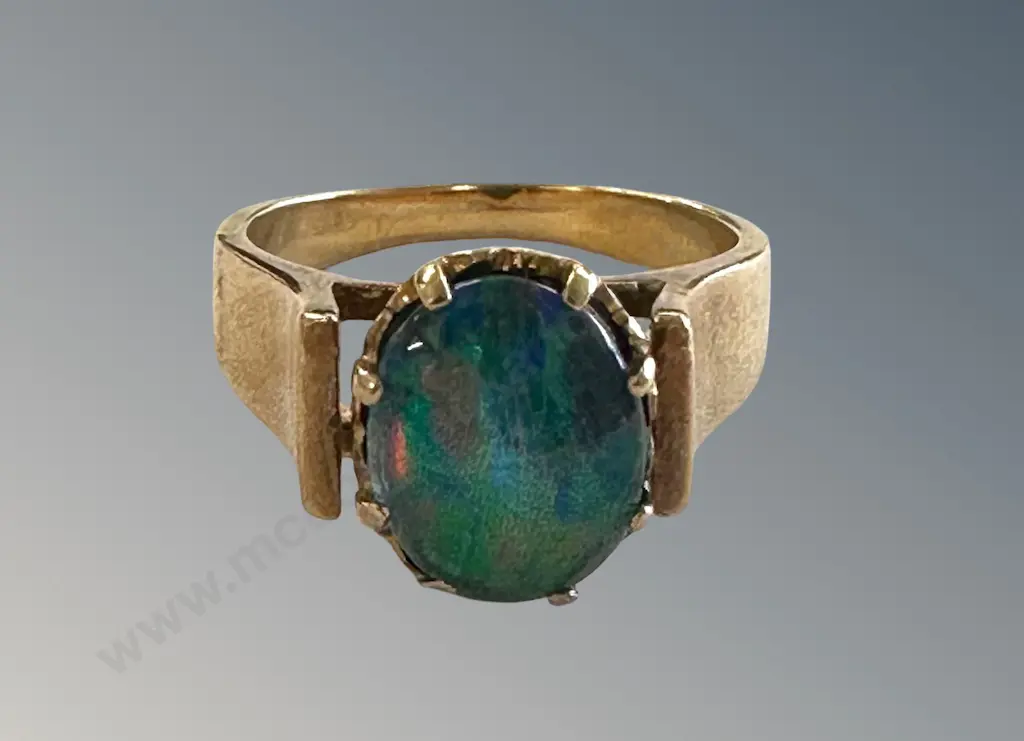 9ct Gold Opal Ring, TW4.2gms Size J Image 1++