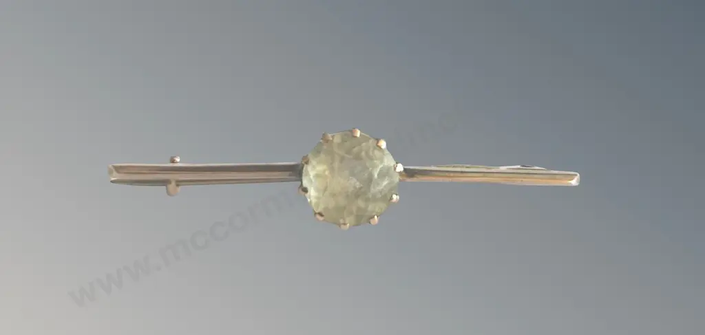 9ct Gold Bar Brooch, TW3.3gms Image 1++