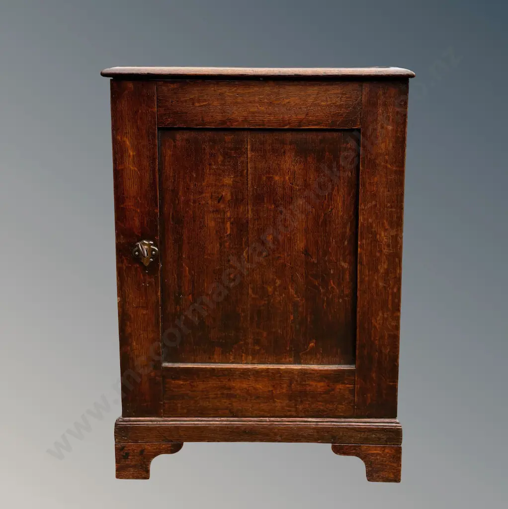 Georgian Oak Cupboard L47xH67xD29cm Image 1++