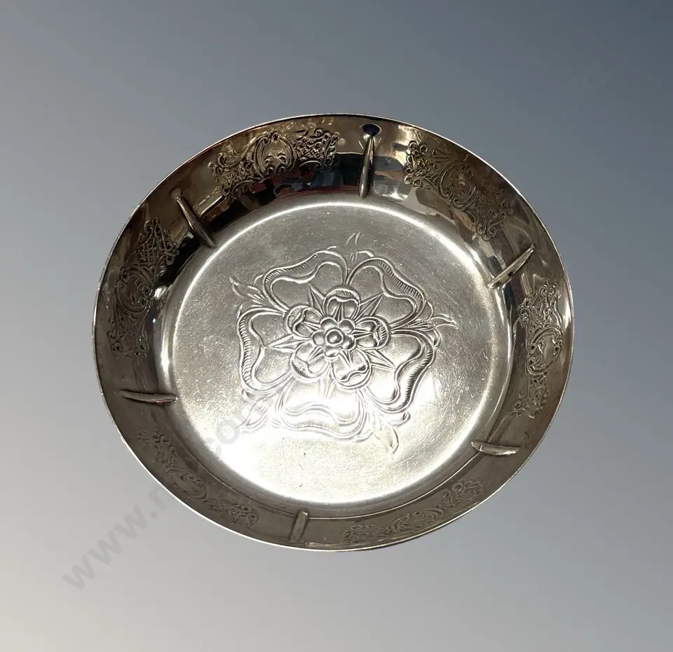 Sterling Silver Bowl with Embossed Floral Detailing TW117gms Image 1++