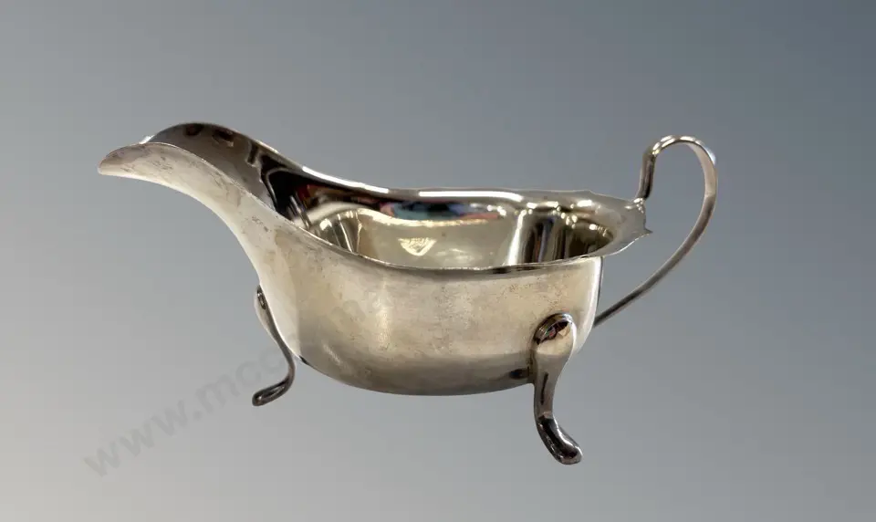 Sterling Silver Gravy Jug TW98gms Image 1++