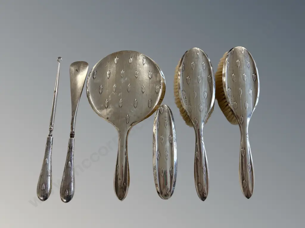 Sterling Silver Dressing Table Set, TW944gms Image 1++