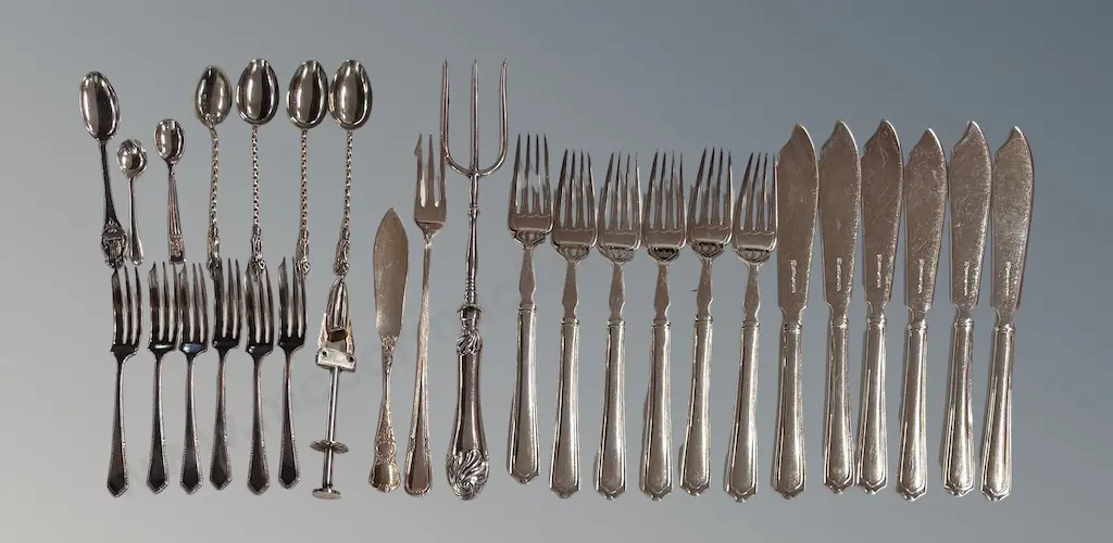 Assortment of Silver Fish Knives and Forks, teaspoons, bread Fork, Cake Forks etc Image 1++